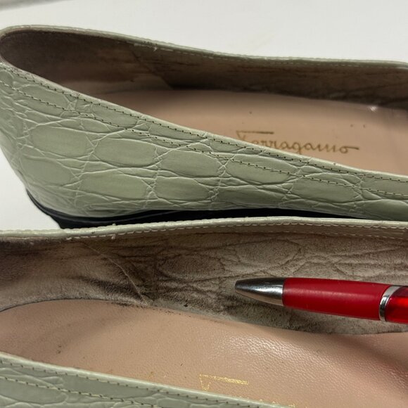 Vintage Salvatore Ferragamo Wedge Pumps Croc Embossed Leather Nile Green Sz 8.5 - Picture 12 of 16